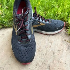 Mens Brooks Adrenaline GTS 18 Sz 12
